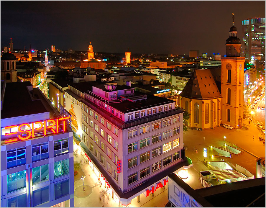 Zeil@Night