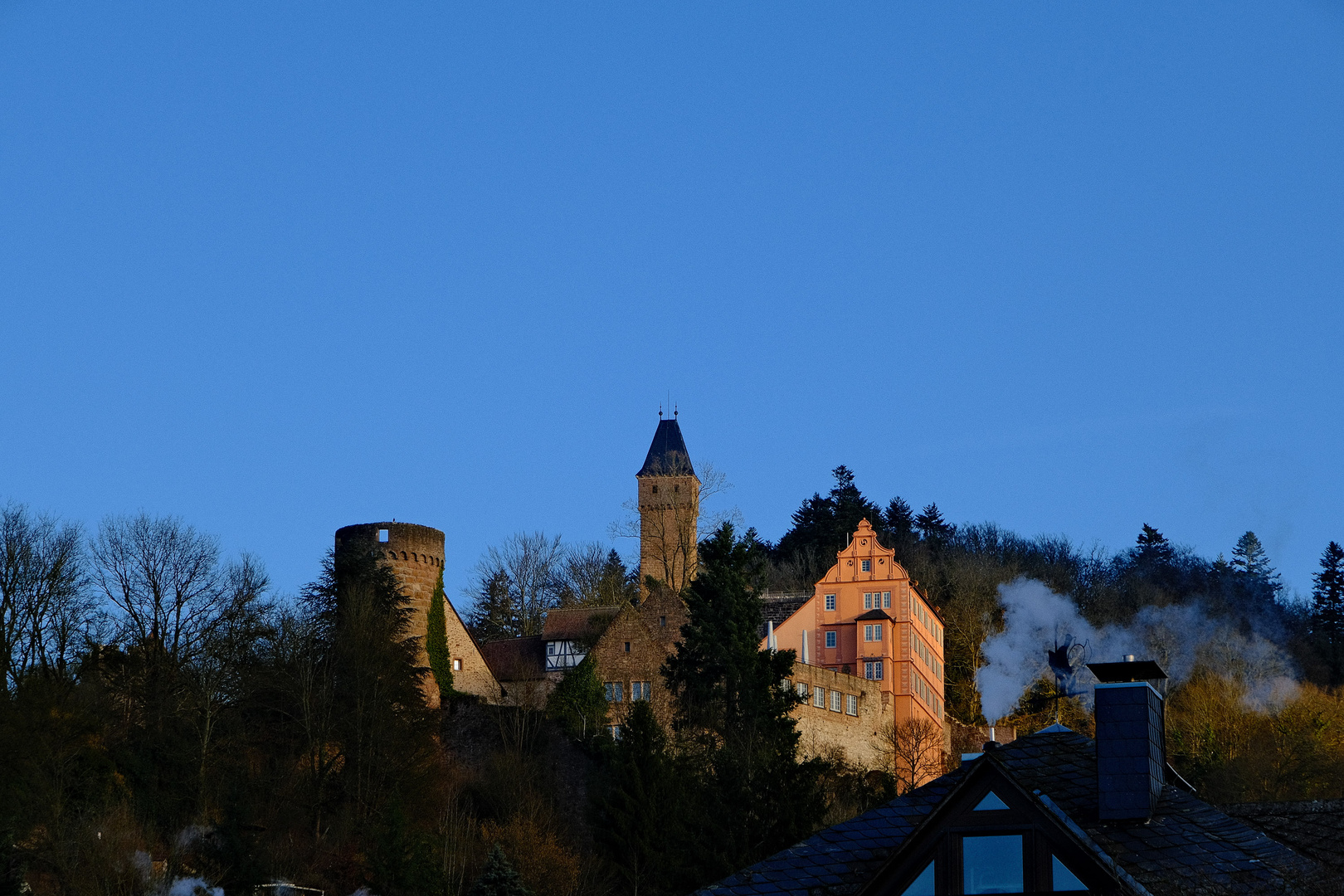 Zeit des Sonnenaufgangs in Hirschhorn am Neckar