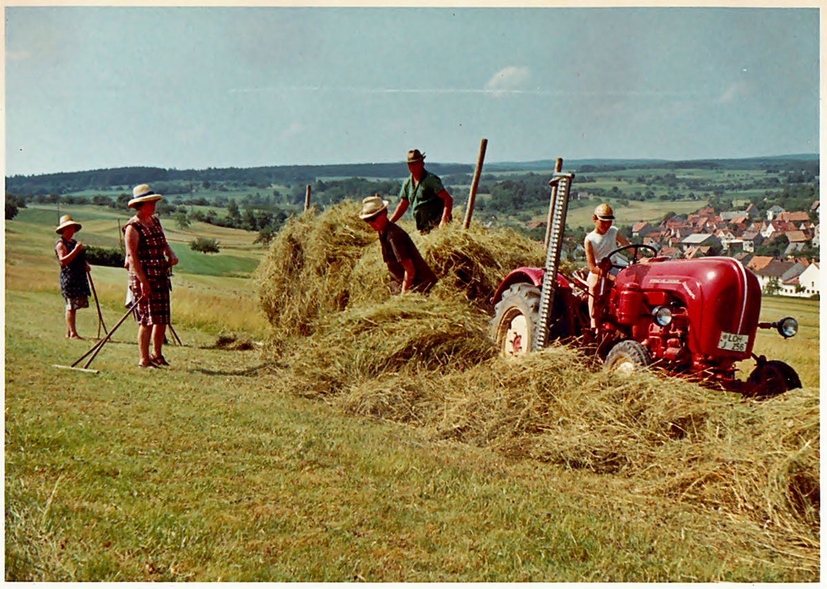 Zeit - Doku 1960: Heuernte mit Porsche