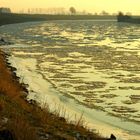 Zeitdokument: Eisgang an der Weser im Winter 2006...