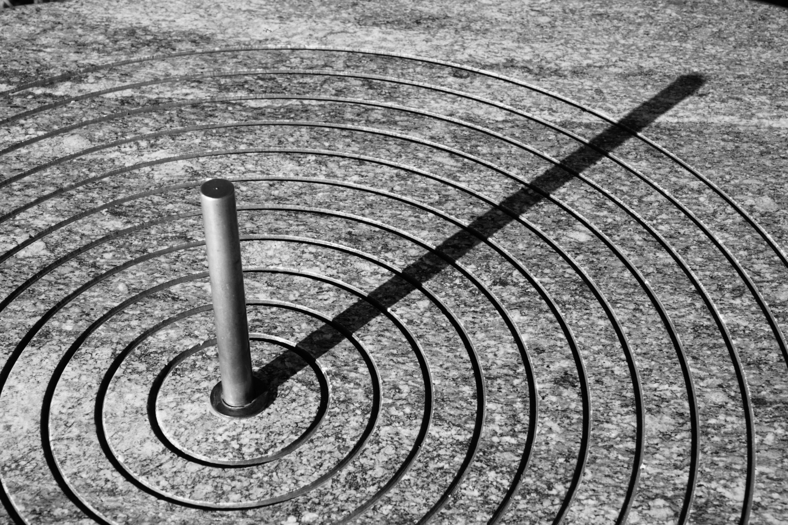 Zeitlos Foto & Bild | abstraktes, linien, monochrome Bilder auf ...