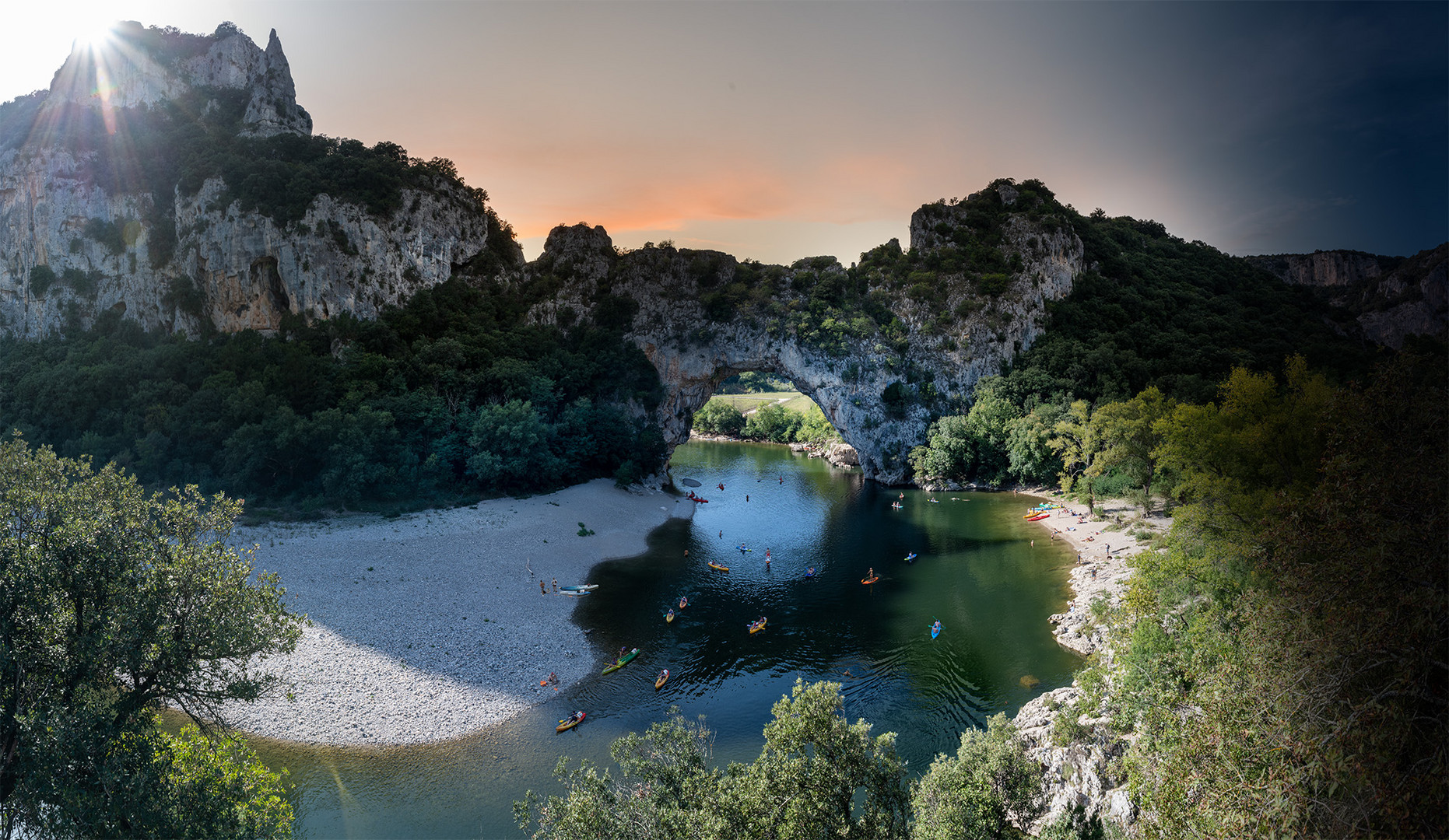 Zeitrafferkomposition Pont D'Arc, Frankreich, September 2021