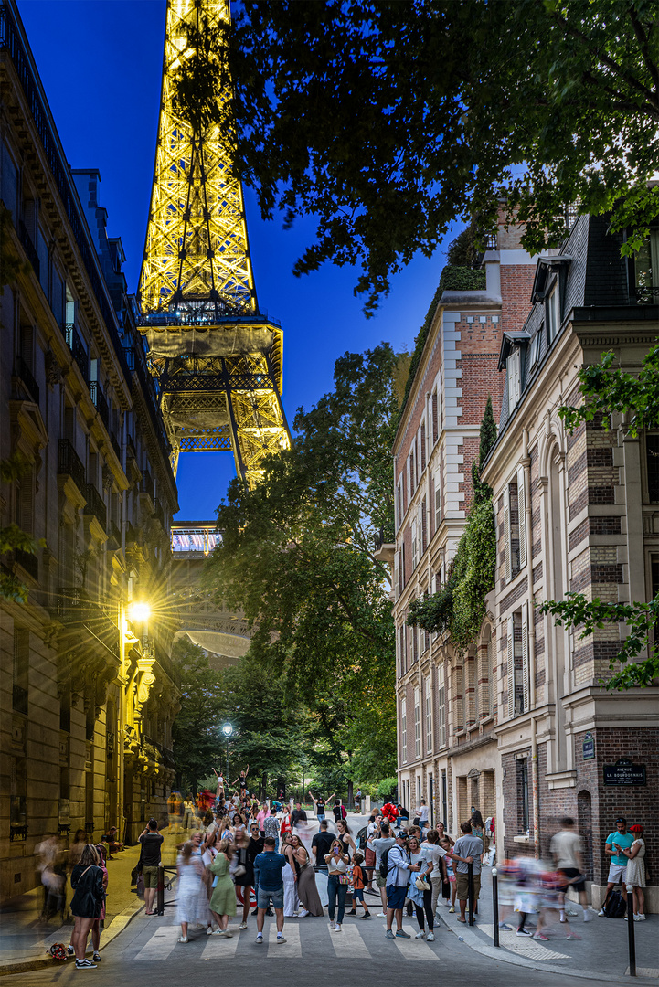 Zeitrafferkomposition Rue de l'Université, Paris, Juni 2023