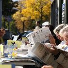 Zeitung und Kaffee