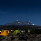 Zeltdorf am Fuße des Kilimanjaro