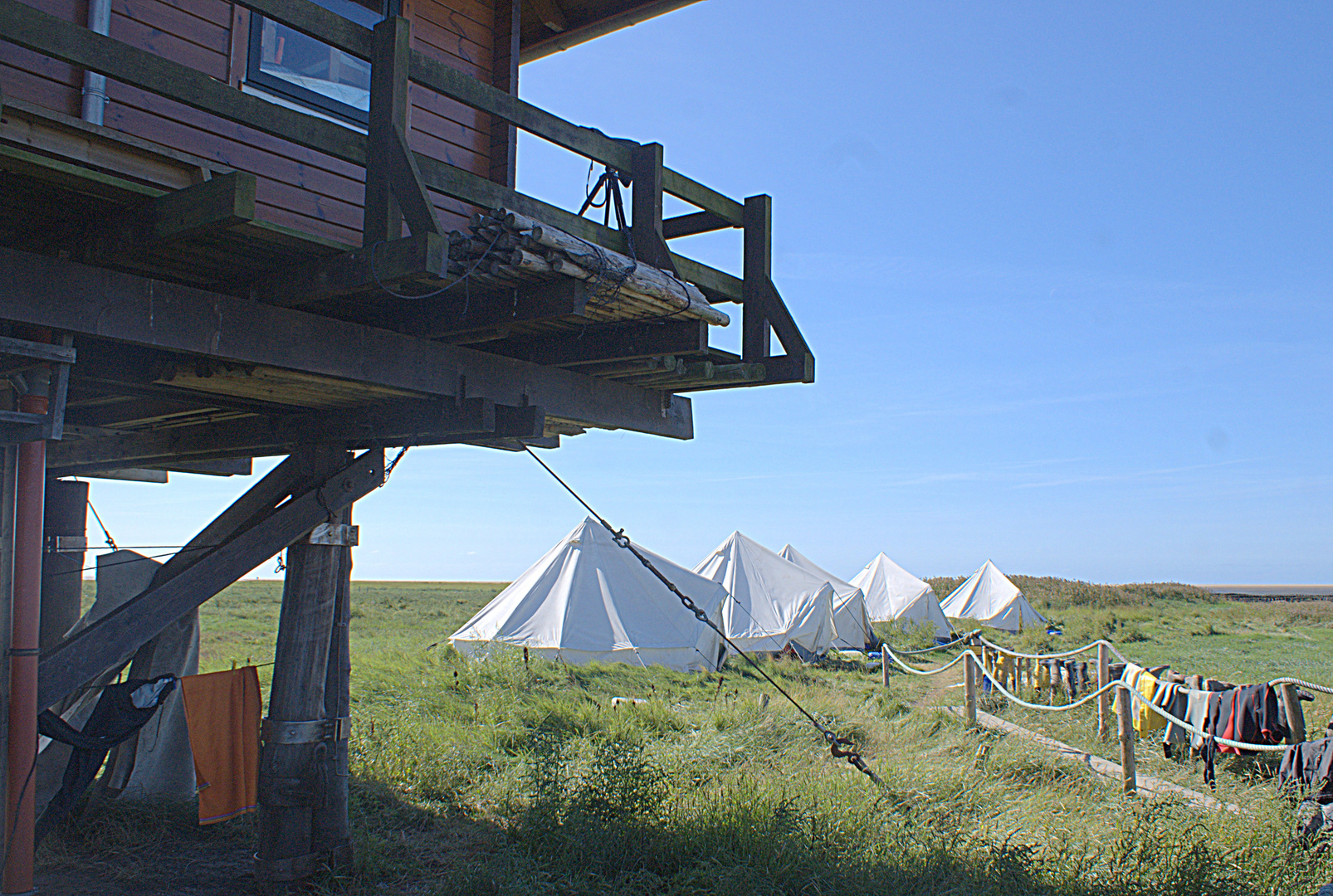 Zelte: Camp auf der Vogelhallig Norderoog