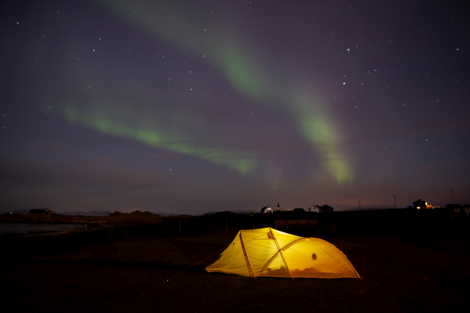 Zelten mit Polarlicht