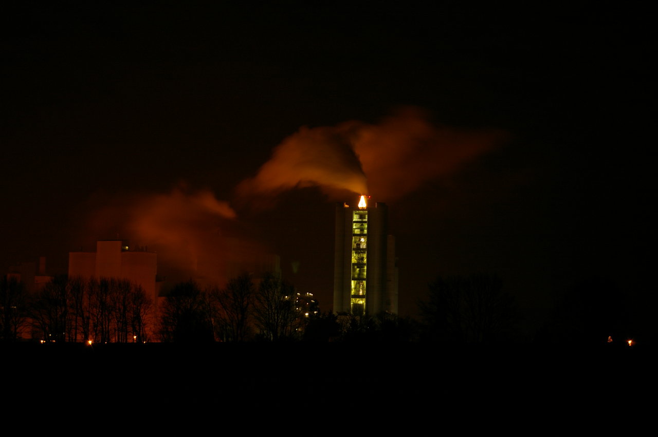 Zementfabrik an Weihnachten