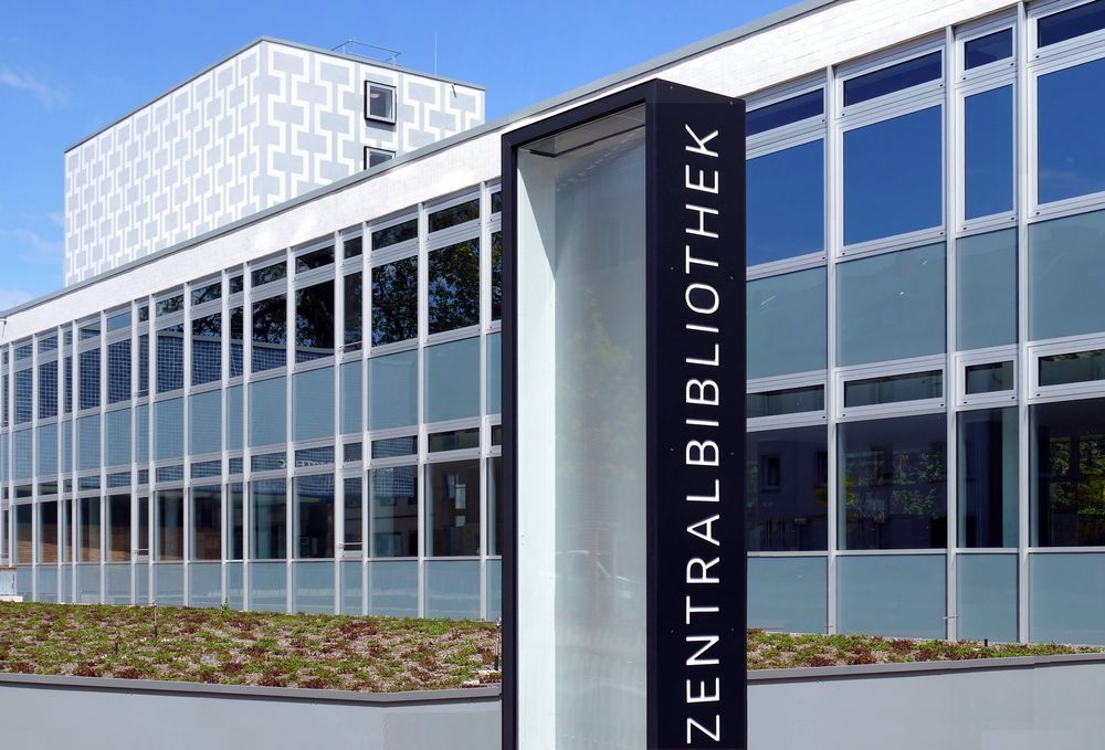 Bilder Von Stadtbücherei Frankfurt - Zentralbibliothek Zentralbibliothek Foto & Bild | fenster, himmel, bibliothek Bilder auf