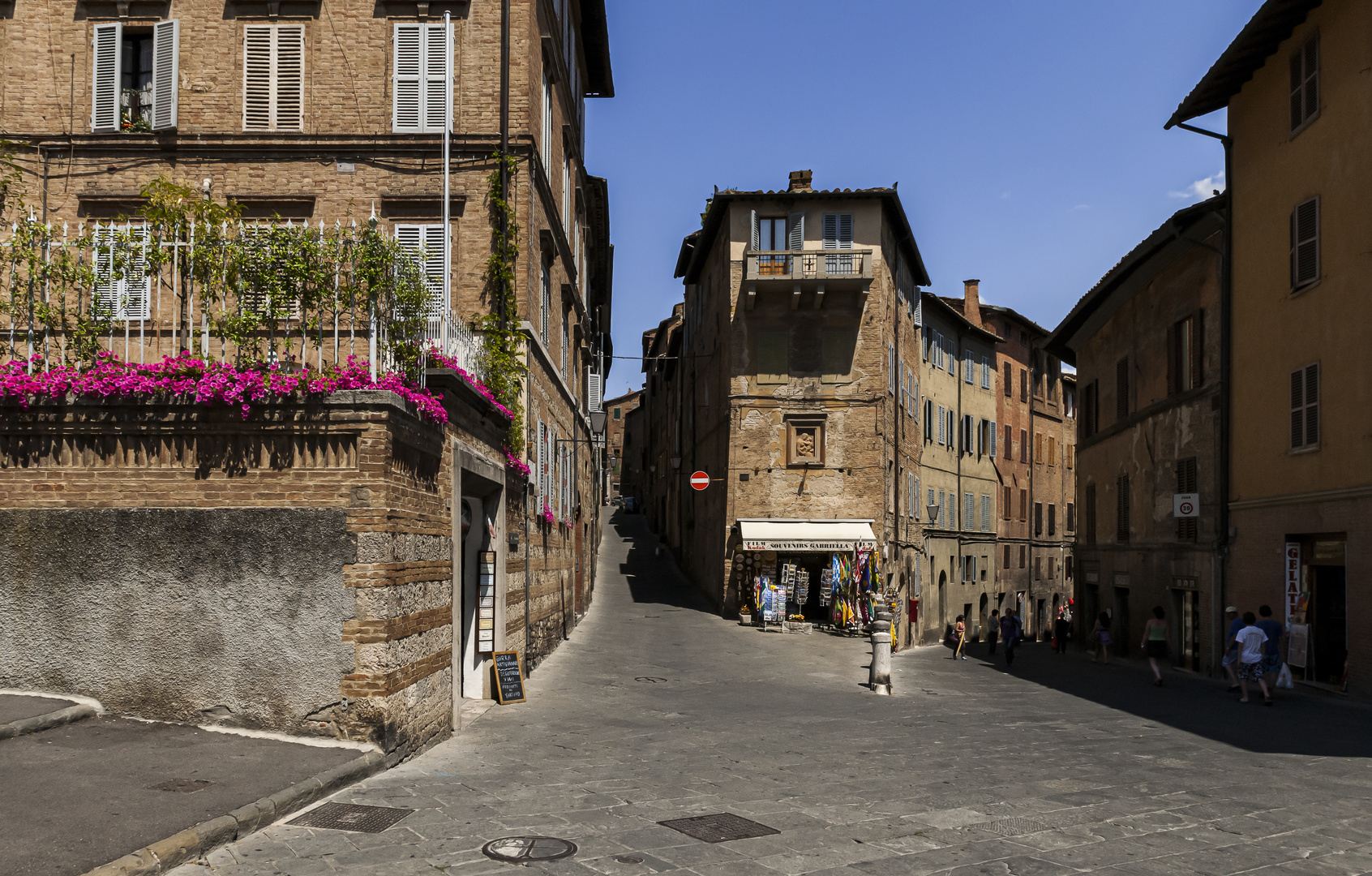 Zentrale Verkehrslage Foto & Bild world, dokumentation, 2011 Bilder