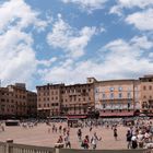 Zentraler Platz in Siena kurz vor dem Palio