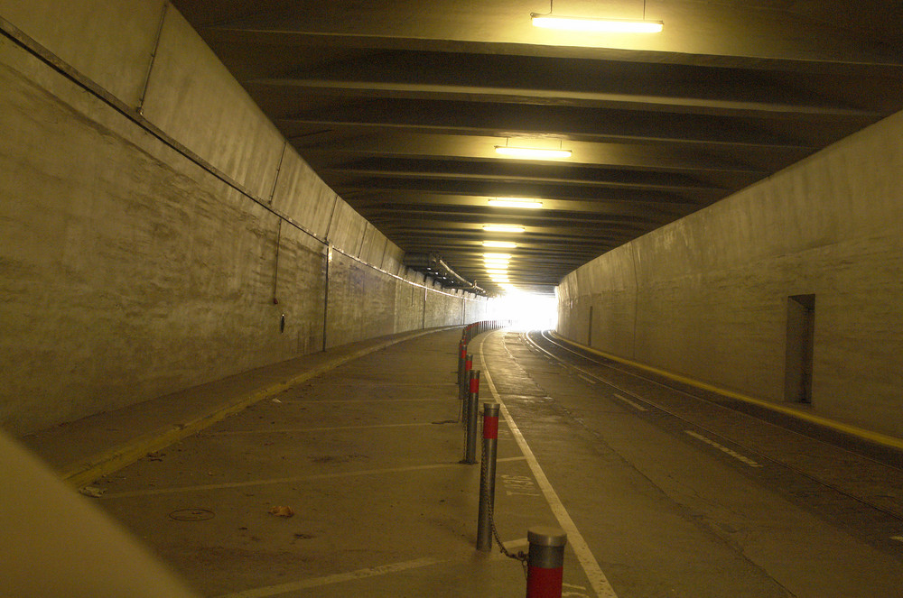 Zentralflughafen Tempelhof, - XIV.