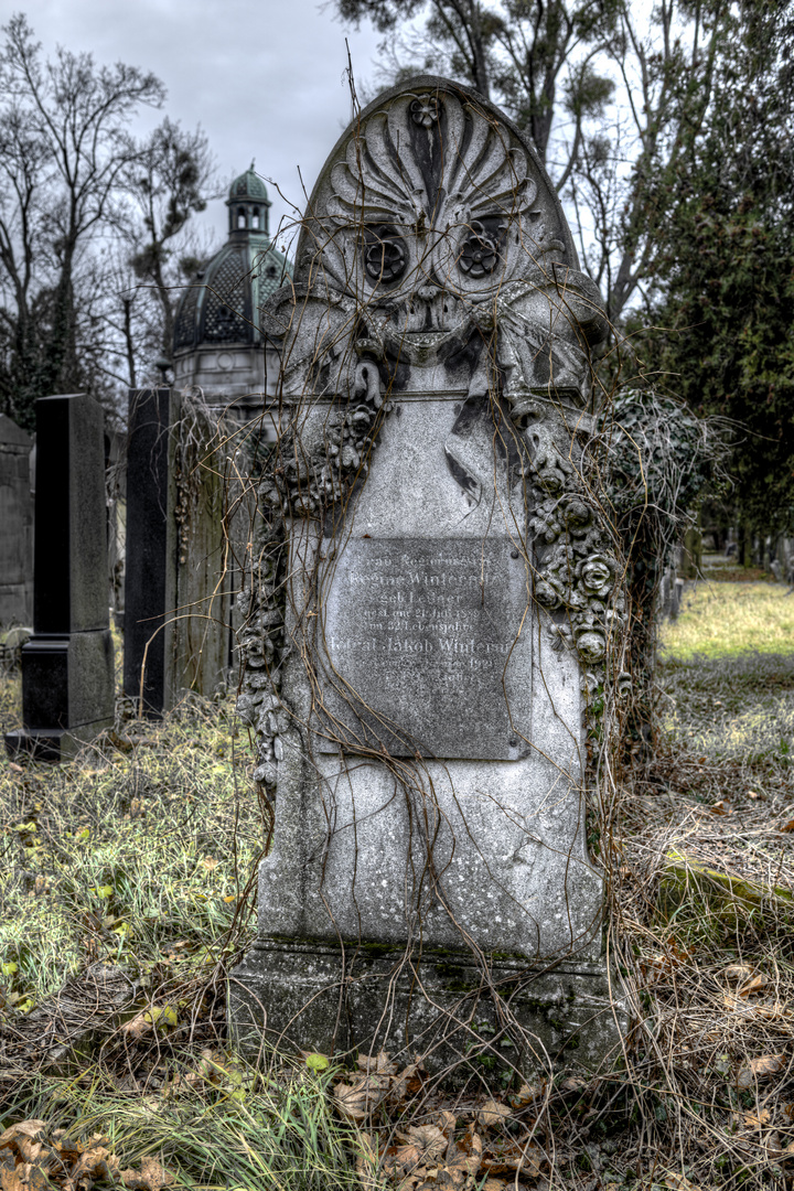 Zentralfriedhof, 1. Tor