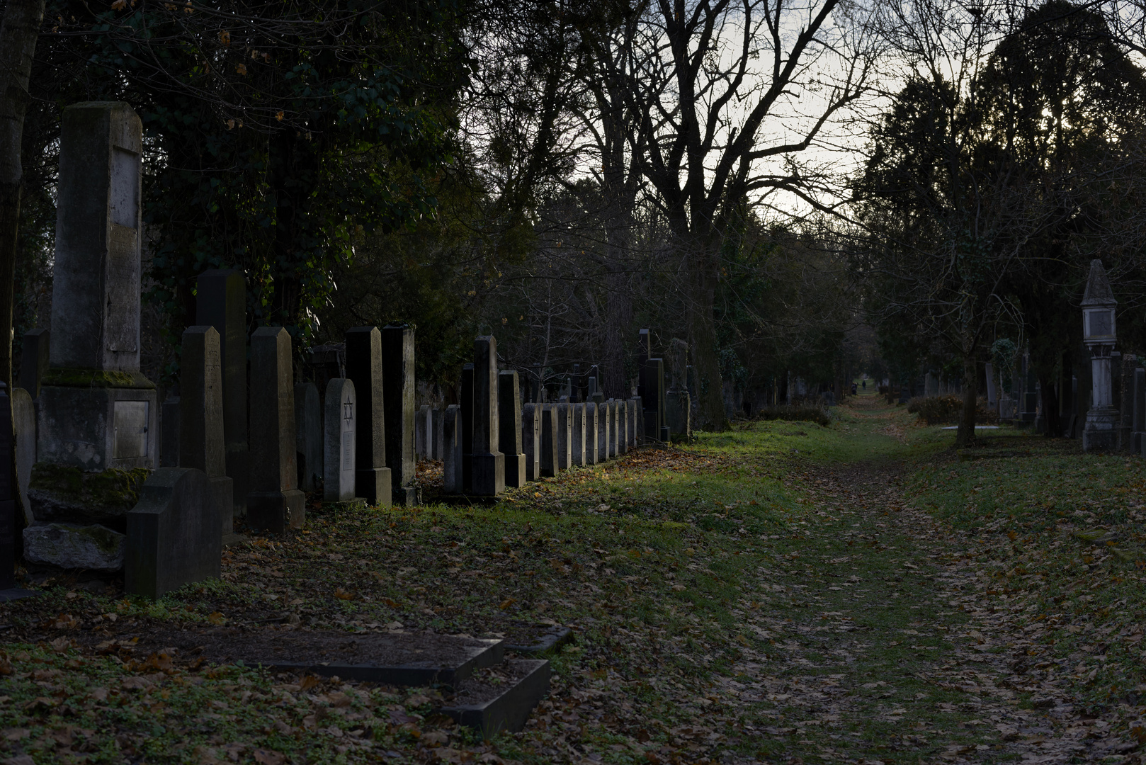 Zentralfriedhof, 1. Tor