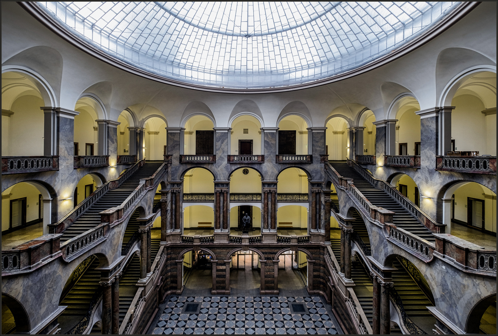 Zentralhalle Justizpalst-München