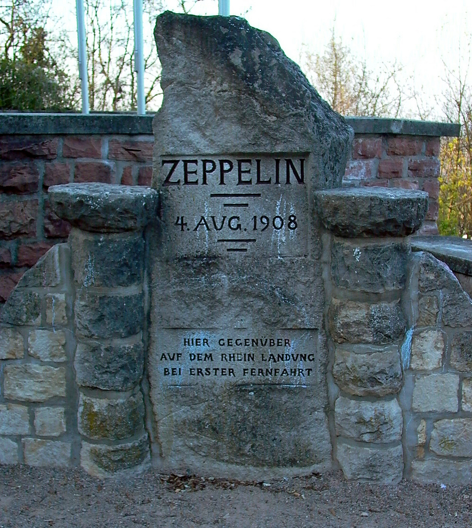 Zeppelin-Denkmal in Oppenheim - Dalbergerstraße 49 -