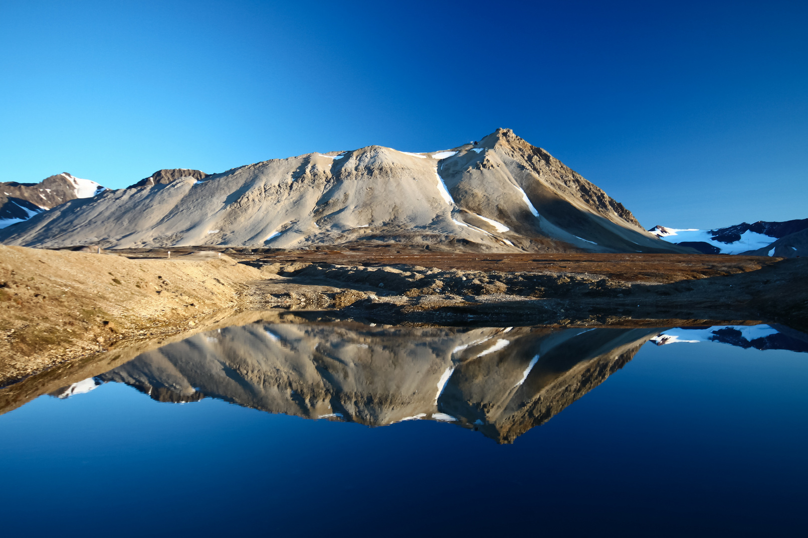 Zeppelin Mountain - Ny Alesund - Svalbard