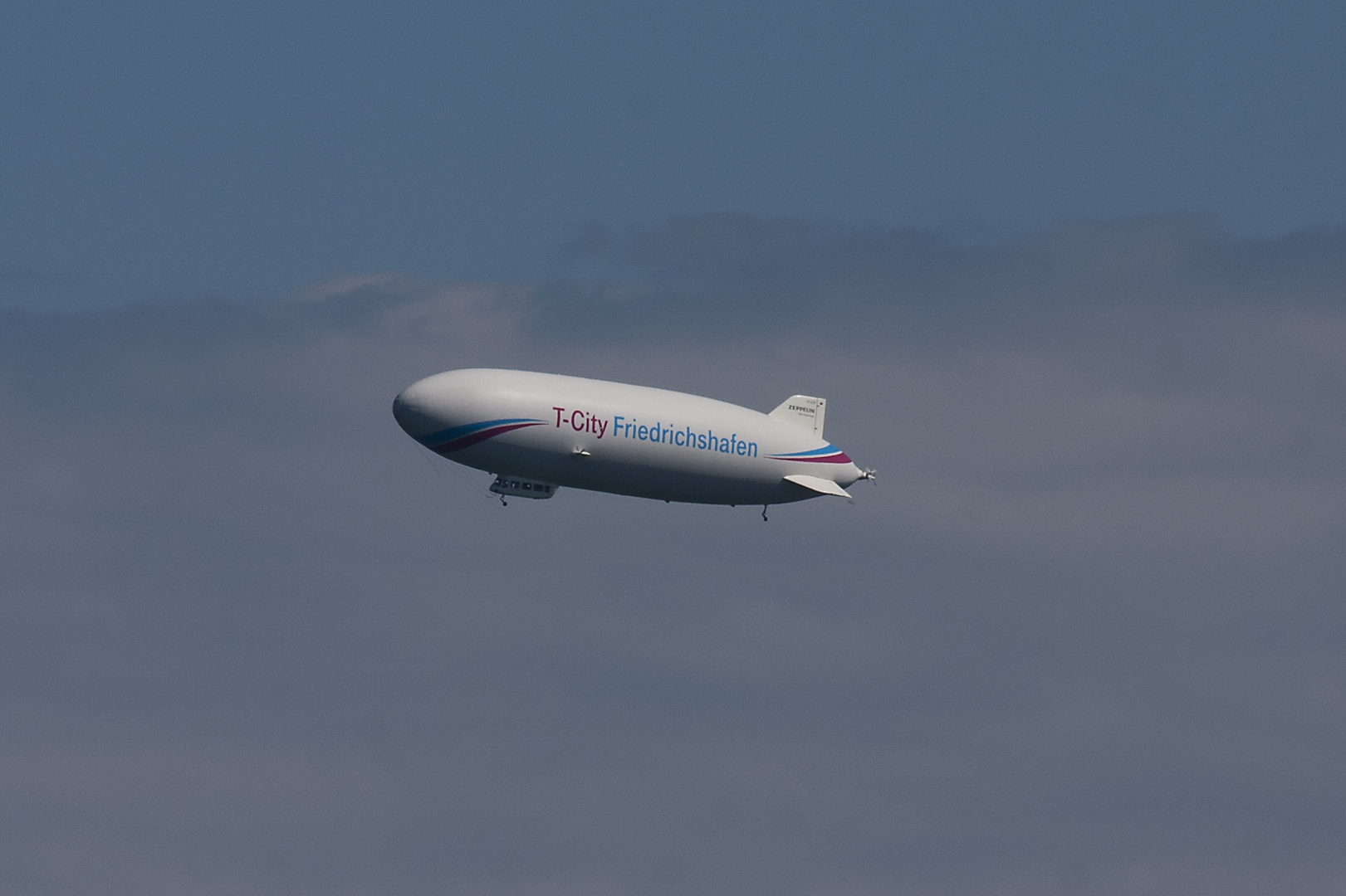 Zeppelin über dem Bodensee