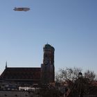 Zeppelin über Frauenkirche