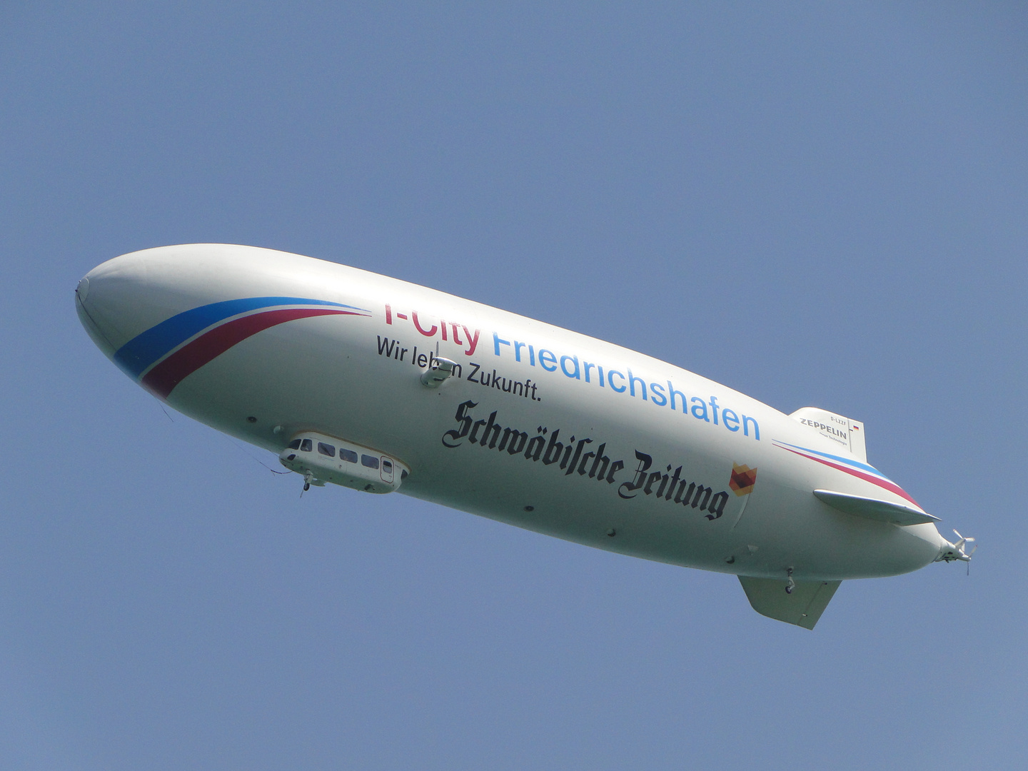 Zeppelin über Konstanz...