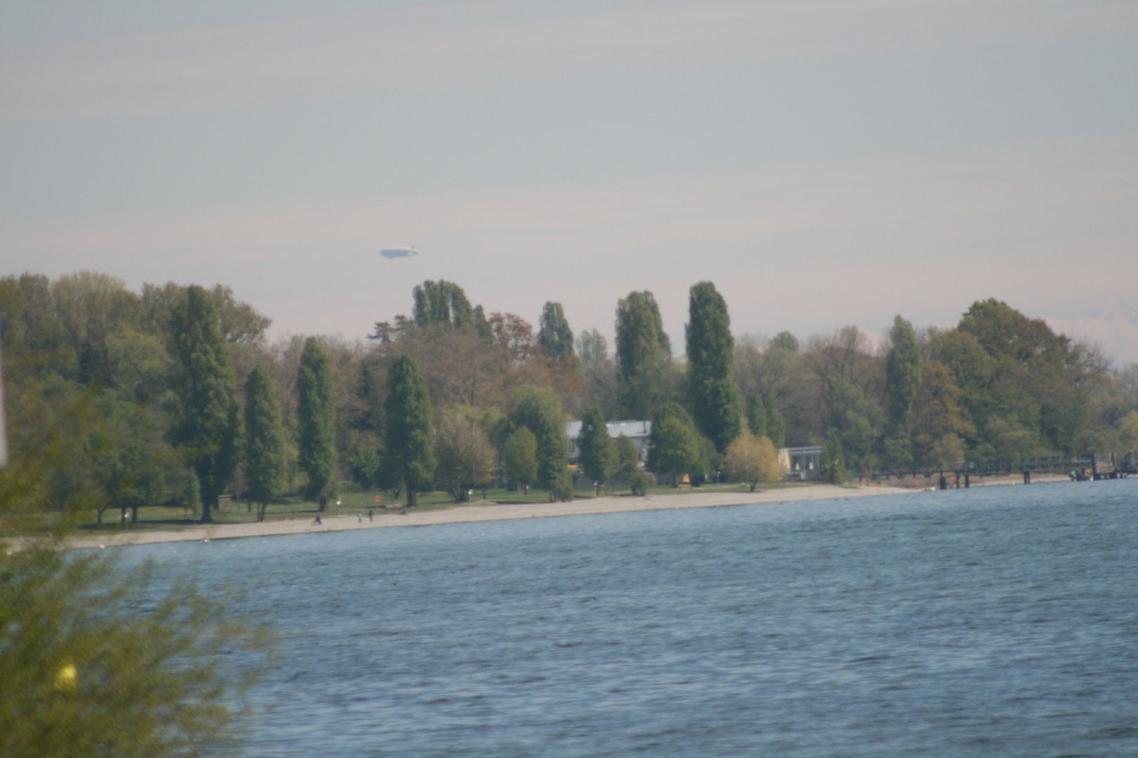 Zeppelin überm Bodensee