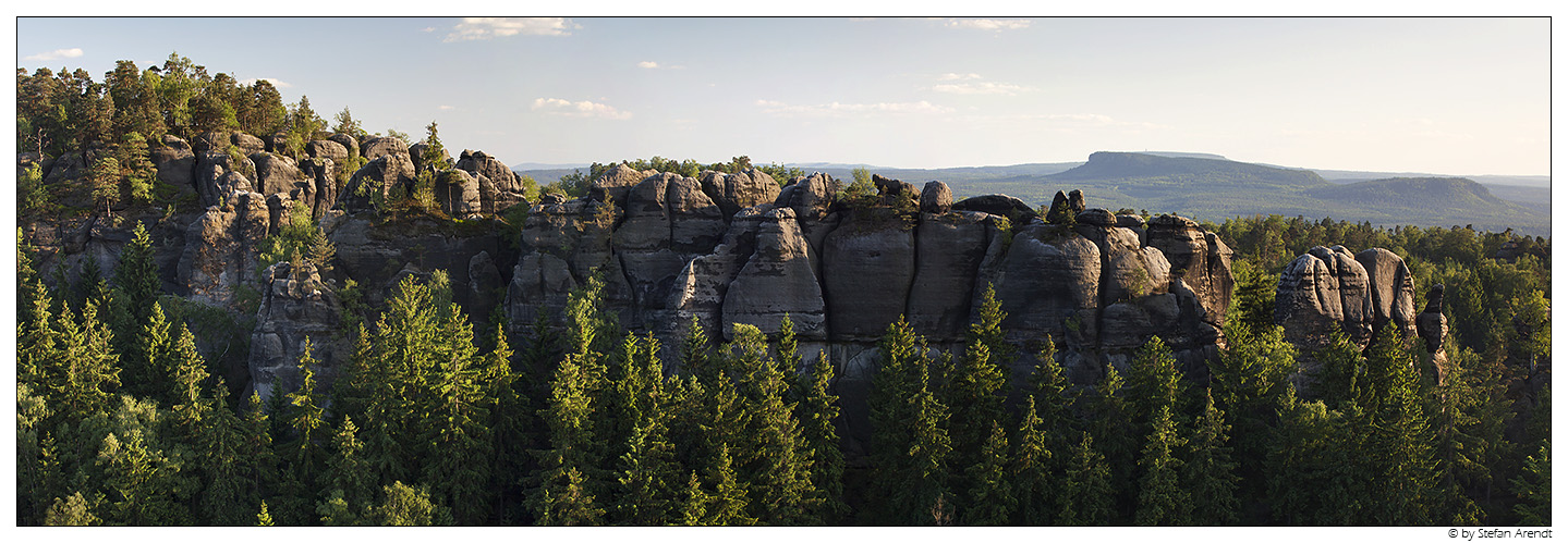 Zerborstene Wand