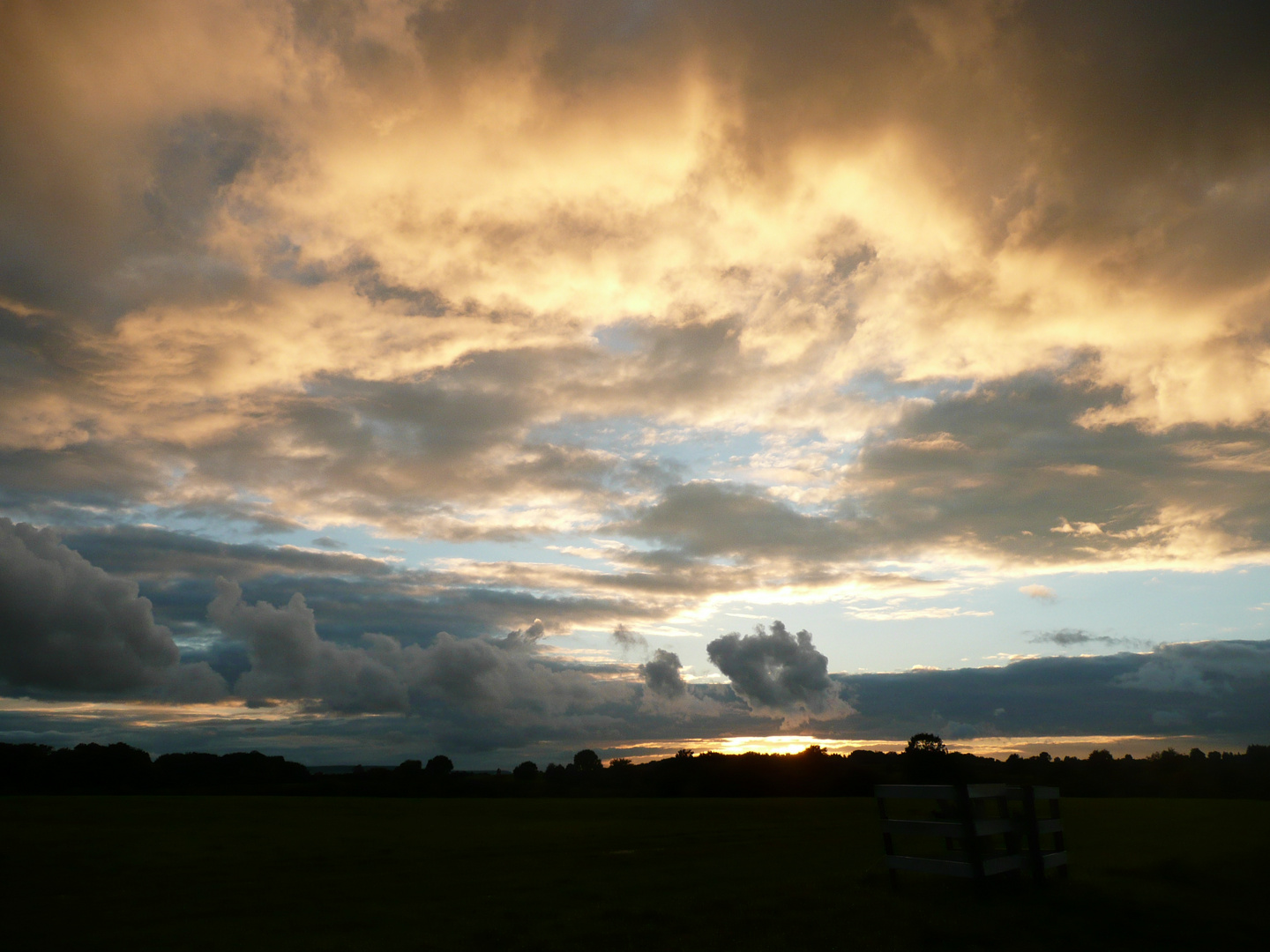 Zerissene Wolken über Ostfildern