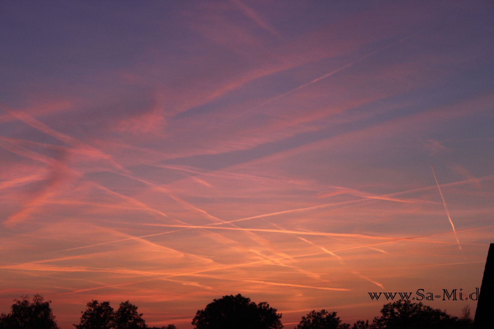 zerkratzter Himmel