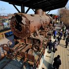 Zerschossene Lokomotive an der Grenze zu Nord Korea