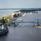 Zerstörer Mölders mit der Kaiser- Wilhelm Brücke