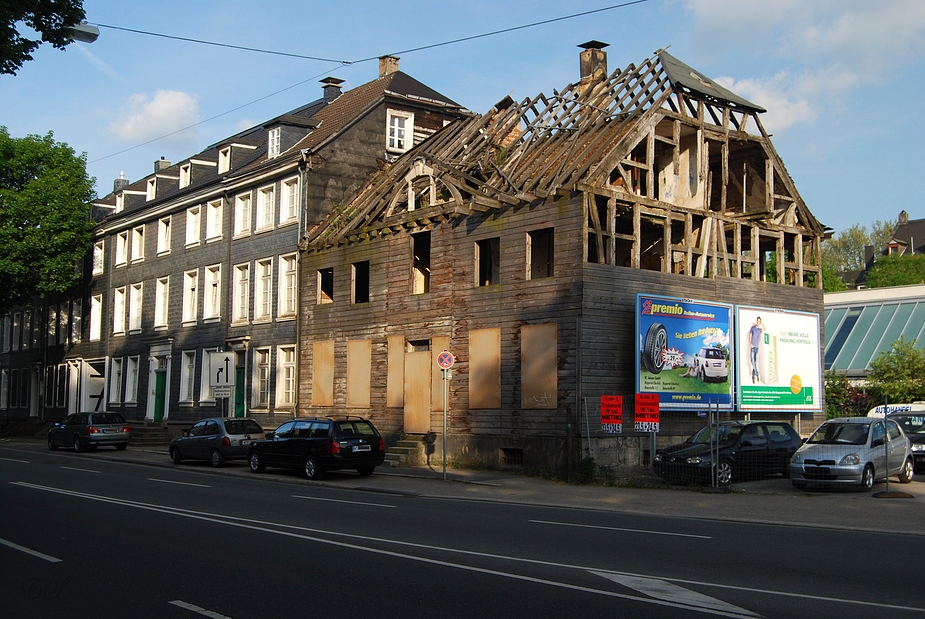 Zerstörtes altbergisches Haus