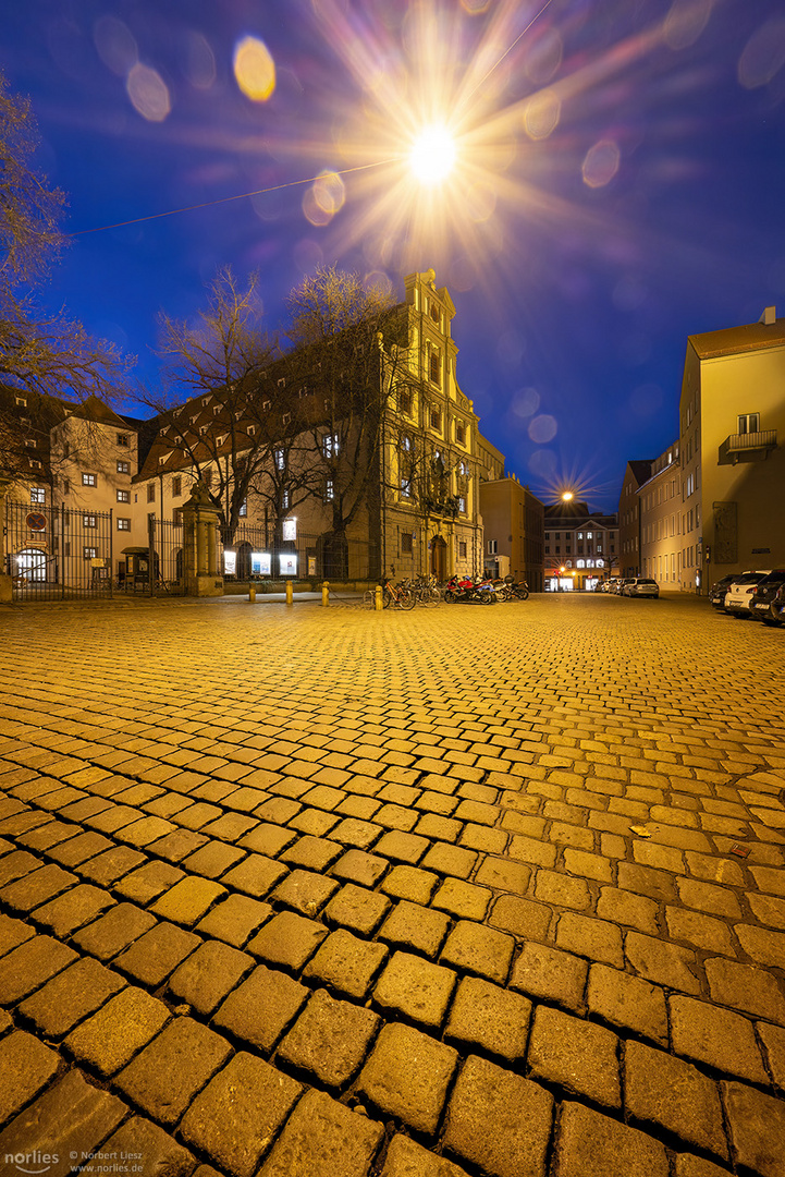 Zeughaus mit Lichtstern