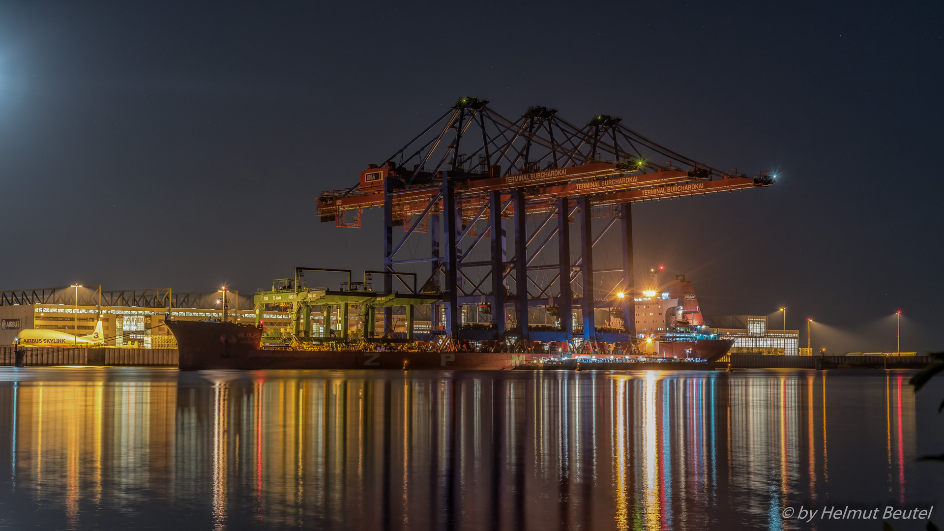 ZHEN HUA 20 @ Airbus Hamburg