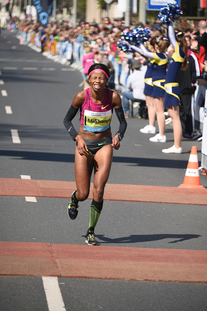 Zieleinlauf mit letzter Kraft, 3. Platz für Mapaseka Makhanya aus Südafrika