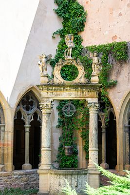 Zierbrunnen im Kloster