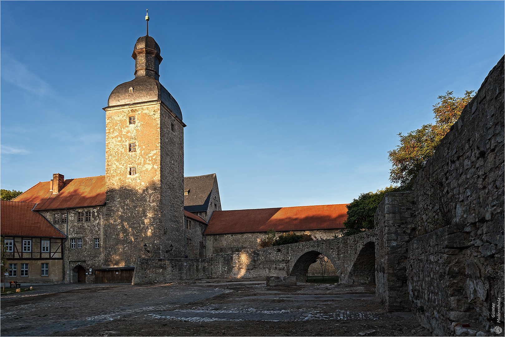 Zilly, Wasserburg