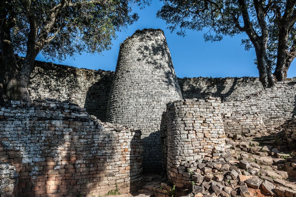 Zimbabwe - Great Zimbabwe - Der konische Turm