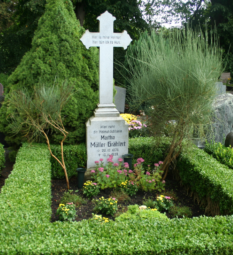 Zingst - Grab der Heimatdichterin Martha Müller-Grählert