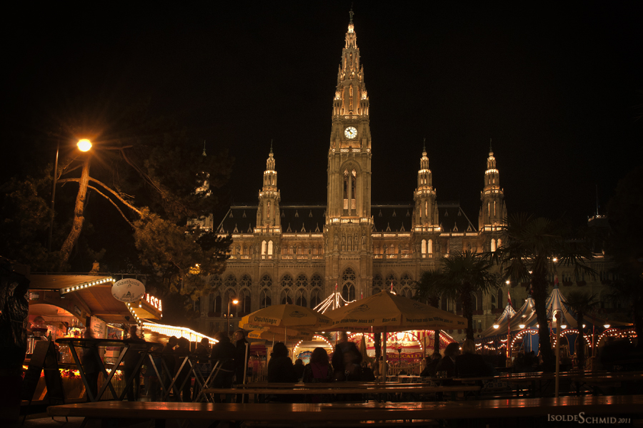 Zirkus vor dem Wiener Rathaus