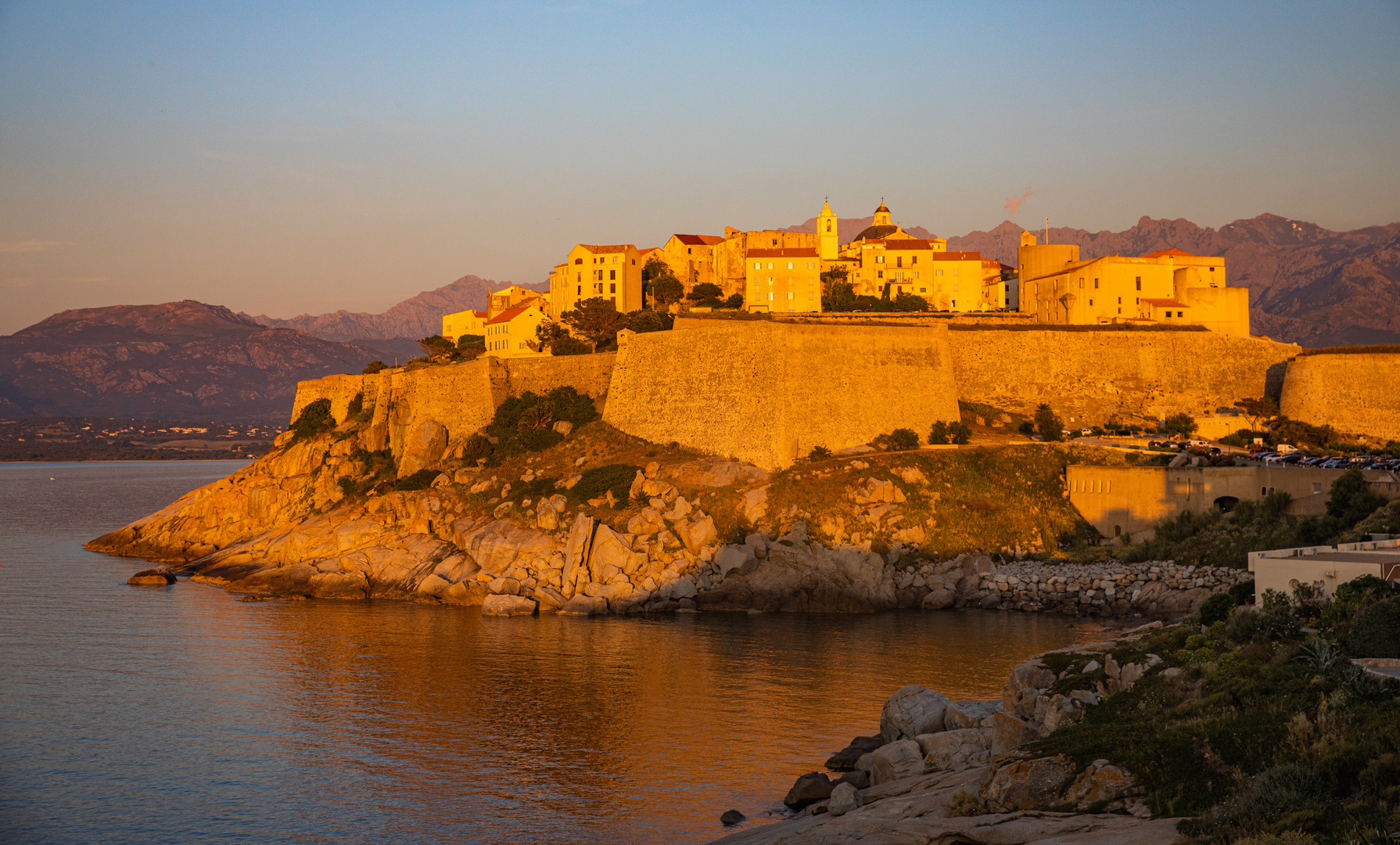 Zitadelle von Calvi im Abendlicht