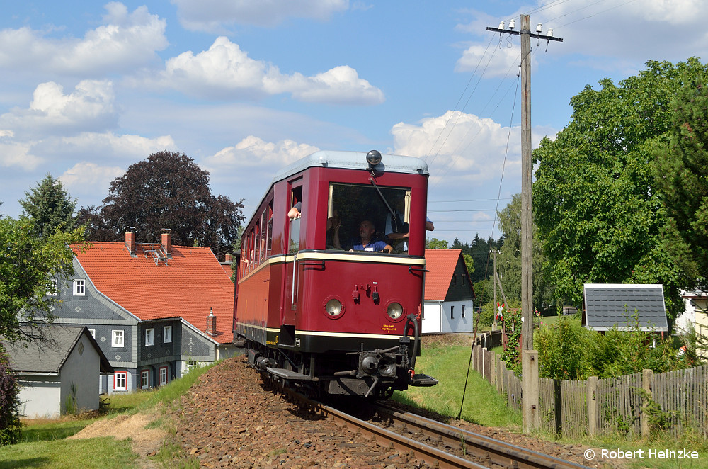 Zittauer Schmalspur VT im Ursprungslack letzten Sonntag Nachmittag