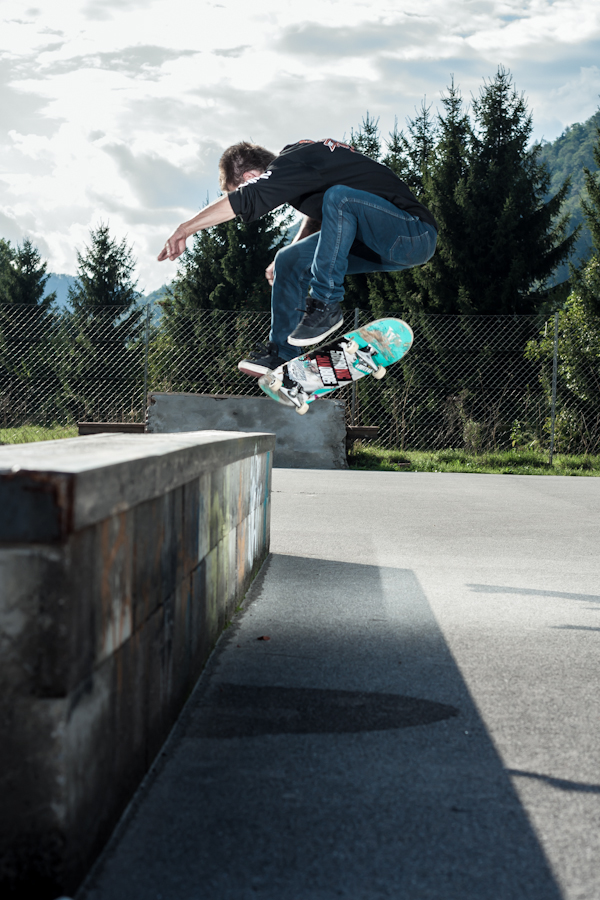 zivko brtan - hardflip frontside noseslide