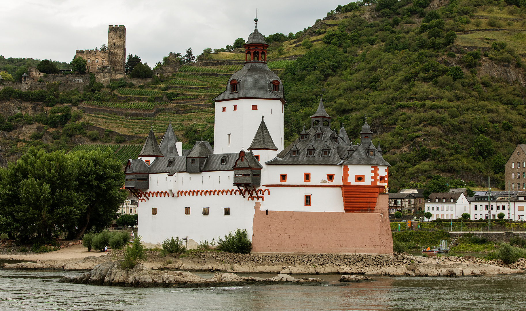 Zollburg Pfalzgrafenstein und Burg Gutenfels 002 