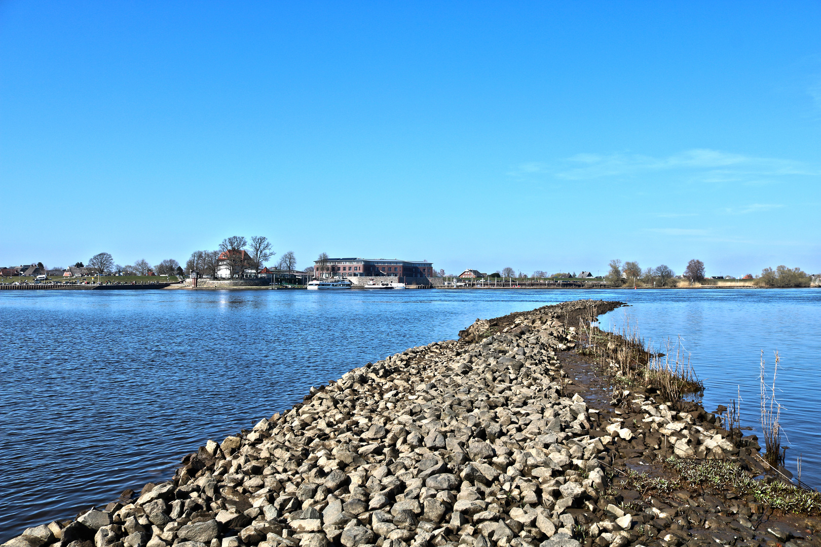 Zollenspieker - Blick vom Ufer in Hoopte