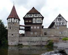 Zollernschloss mit Wehr