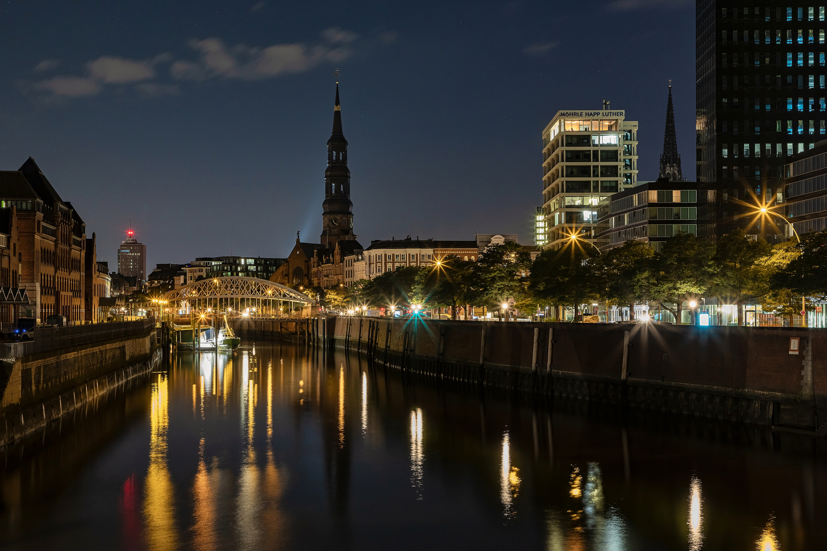 Zollkanal bei Nacht