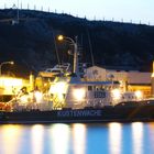 Zollkreuzer Kniepsand in der Abenddämmerung im Hafen von Hörnum