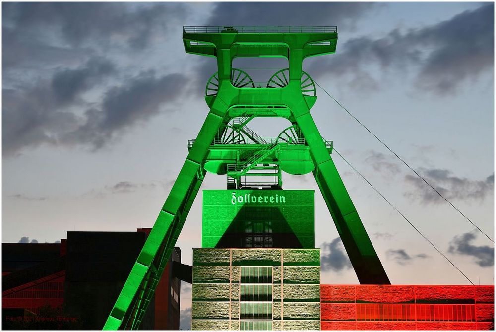 Zollverein 12 „75 Jahre Nordrhein-Westfalen“