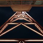 Zollverein - Fördergerüst in der Froschperspektive
