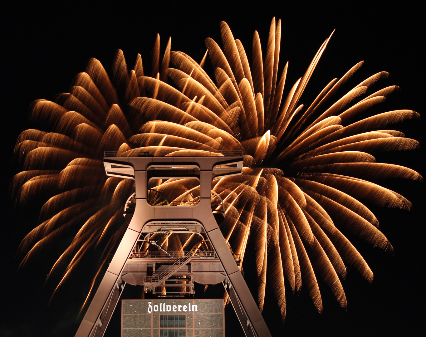 Zollverein - Light Up!